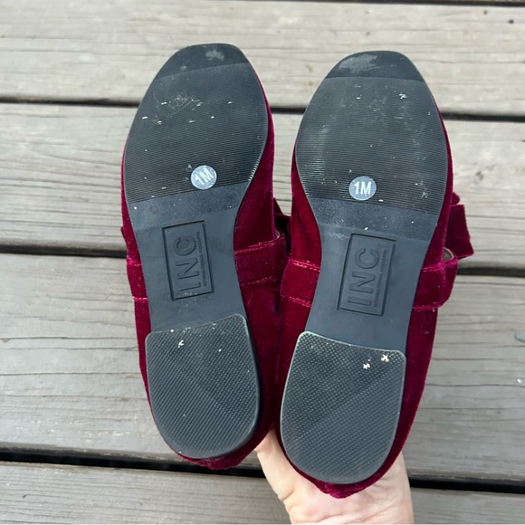 INC Girls Garnet “London” Crushed Velvet Bow Top MaryJane Flats | Size 1 - Picture 7 of 9
